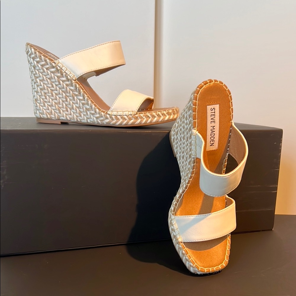Steve Madden Cream Wedge Sandals with Smooth Straps